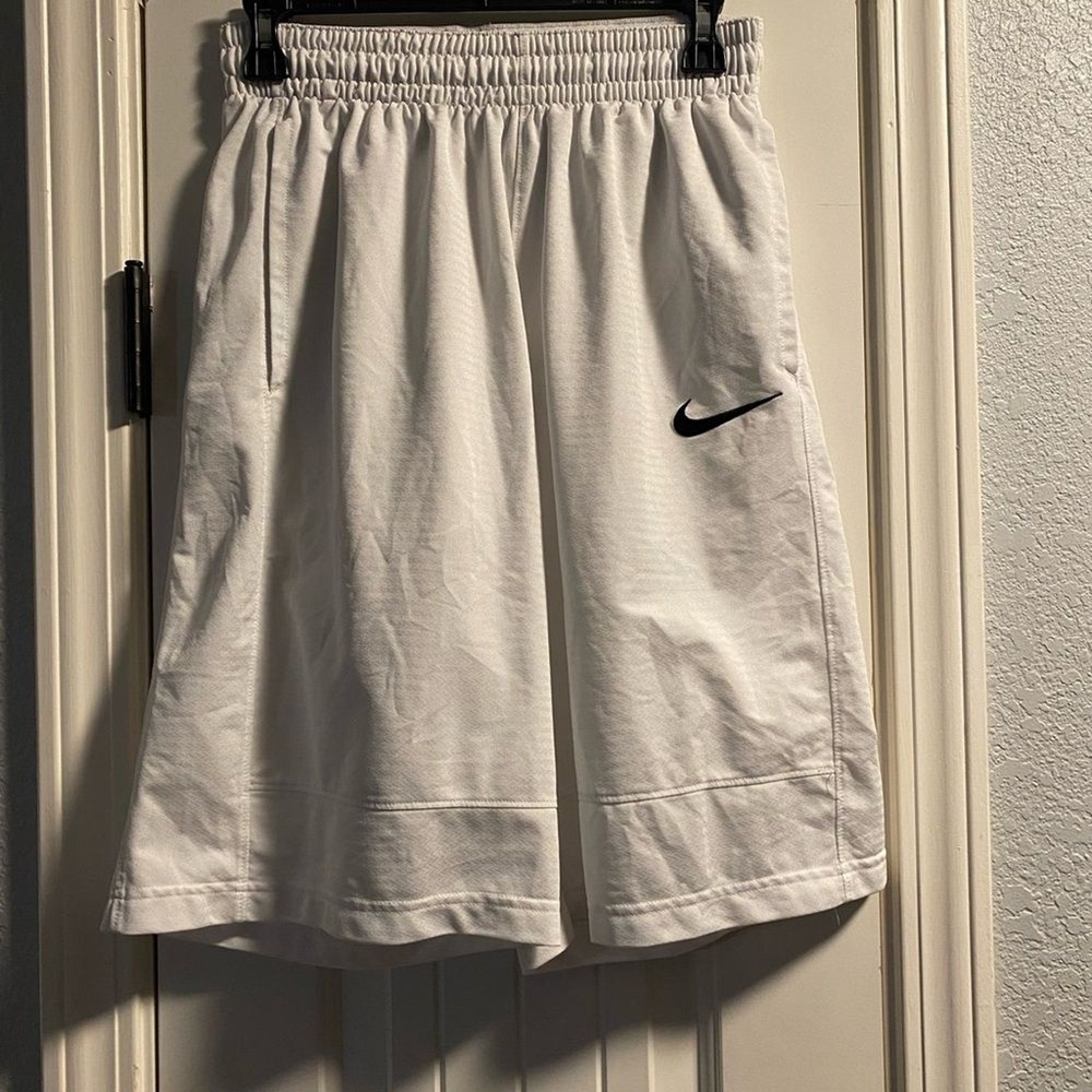 Nike Men's White Athletic Shorts Elastic Waist Swoosh Logo Basketball Gym Small